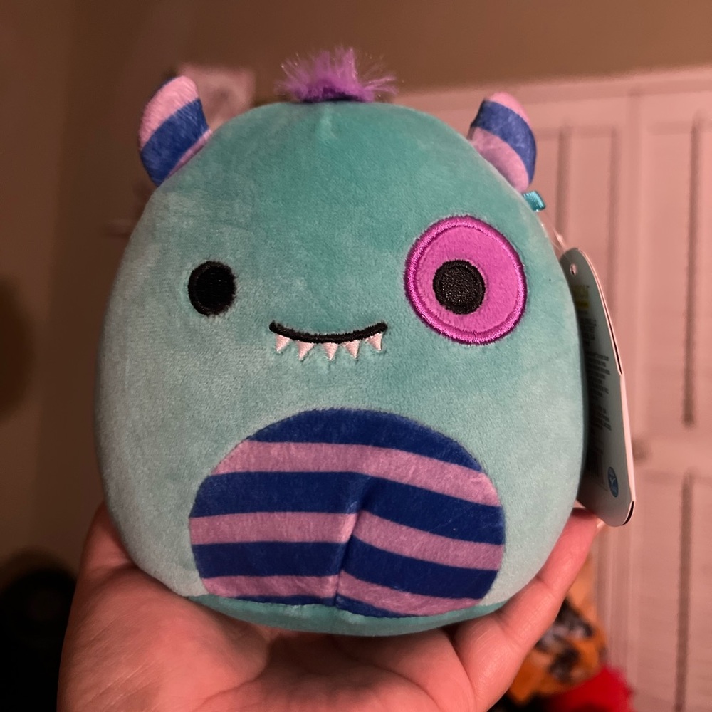 NWT Rorty the monster Squishmallows